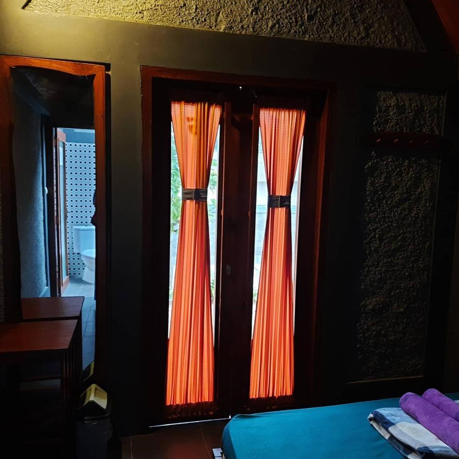 E2 Guest House Карімунджава Екстер'єр фото