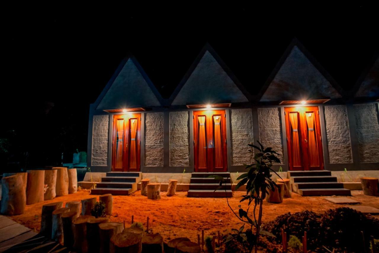 E2 Guest House Карімунджава Екстер'єр фото